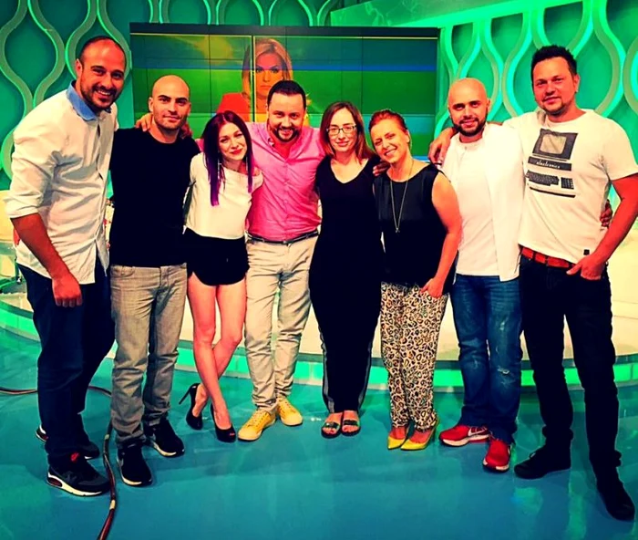 
    Cătălin Măruţă s-a despărţit cu greu de băieţii din trupăfoto: arhiva personală  