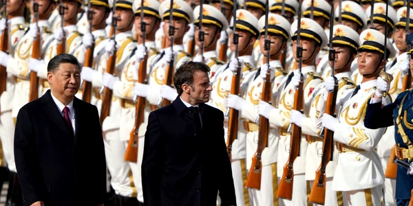 Emmanuel Macron si Xi Jinping FOTO EPA EFE (2) jpg