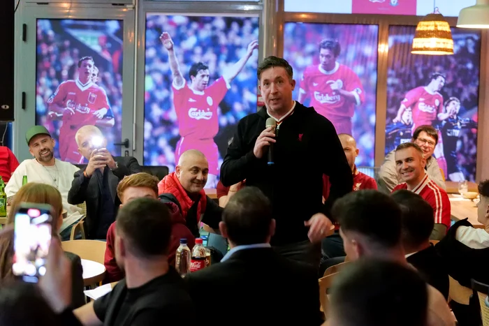 Robbie Fowler, la București, în weekend