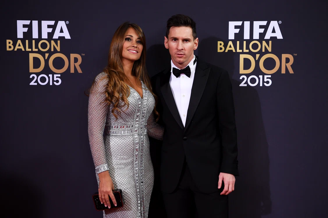
    Pilar Rubio, iubita lui Sergio Ramos, a fost una dintre cele mai sexy apariţii de la Balonul de Aur 2015Foto: Getty  