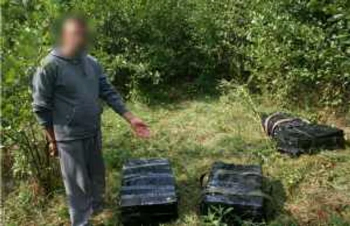 Unul dintre suspecţi, alături de marfa