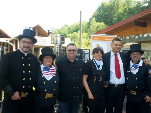 Coşarul purtător de noroc la standarde europene jpeg