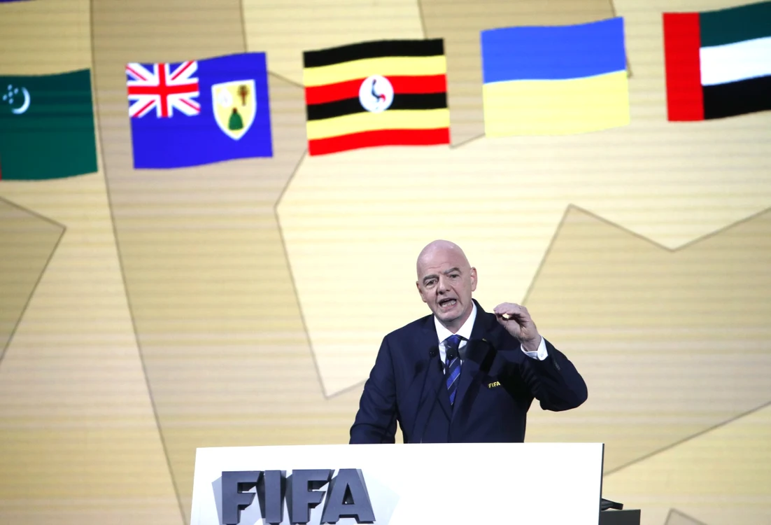 Gianni Infantino este criticat de tot mai mulți oameni de fotbal (Foto: EPAImages)
