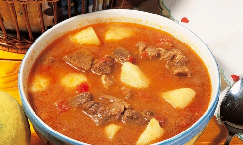 ciorba de cartofi cu carne de vita jpeg