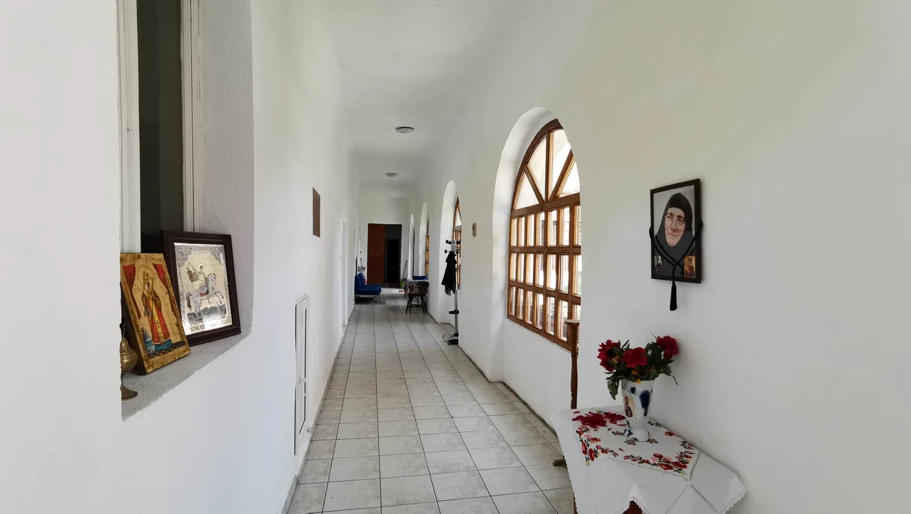  Mănăstirea sârbească din comuna Birda FOTO Ștefan Both