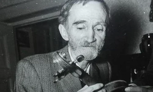 17 septembrie: S a născut George Bacovia, poet român (d  1957)  jpeg