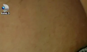 Apariţie şocantă la un eveniment monden (Foto: captură video Kanal D) jpeg