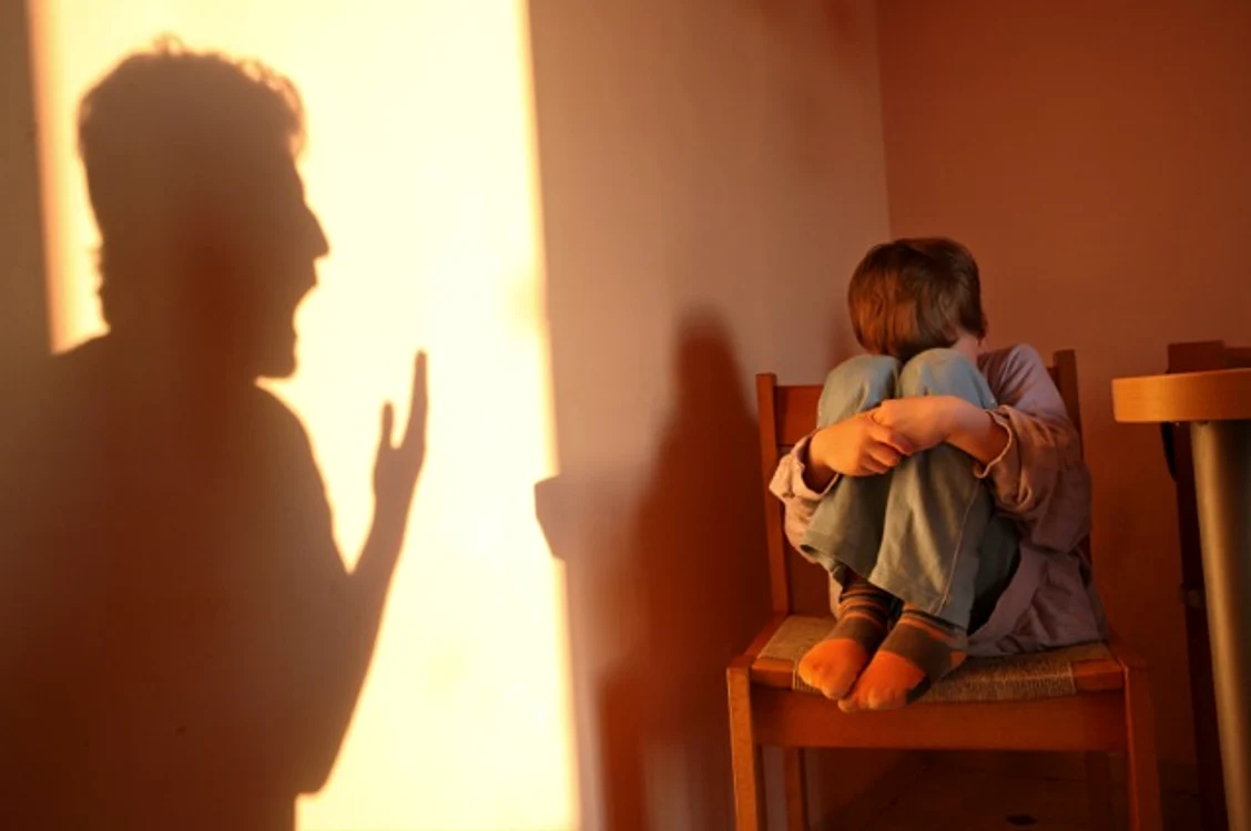 Părinții sunt revoltați din cauza comportamentului abuziv al învățătoareifoto: barbarainclermont.blogspot.com