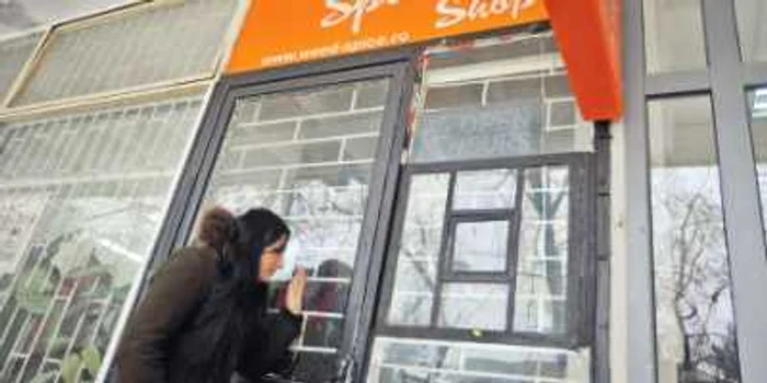Vânzătorii de etnobotanice nu mai au voie lângă şcoli