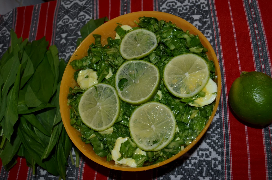 
    Salată cu leurdă  