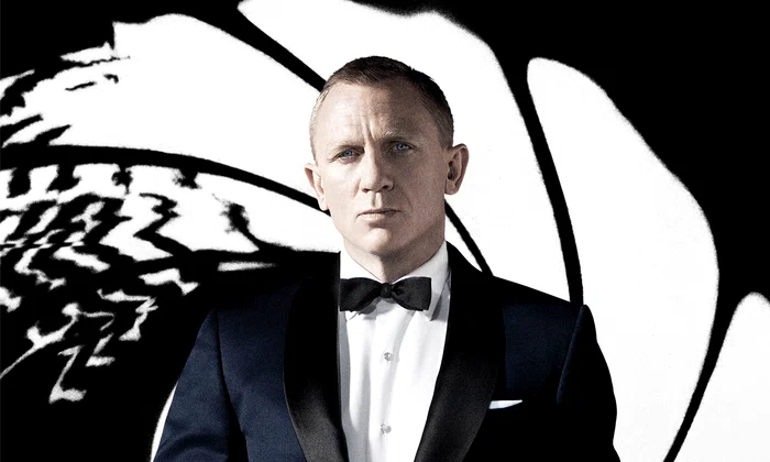 SKYFALL (2012)   DANIEL CRAIG  jpeg