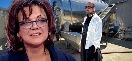 Cadoul pe care Tudor Parhon i l-a făcut mamei sale, cunoscuta actriță Carmen Tănase     “Mama nu e cu sfaturile”