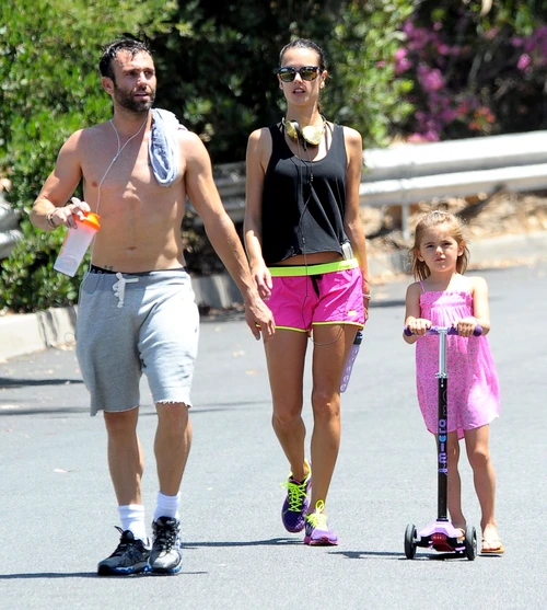 alessandra ambrosio si jamie mazur hepta 1692873 jpeg