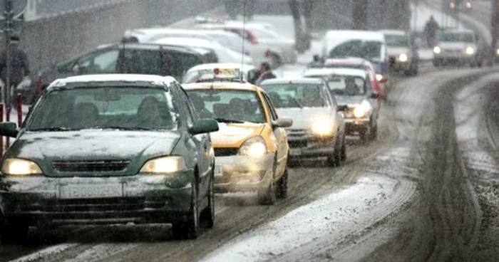 Astăzi, vântul va avea intensificări în toate regiunile, cu viteze rafale de până la 70 km/ h
