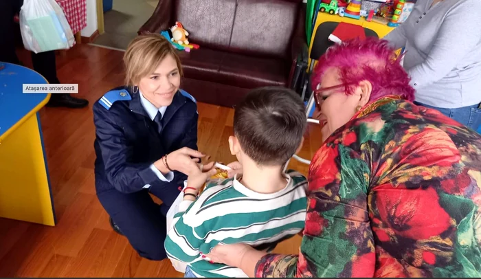 Vizita jandarmilor la Centrul copiilor cu nevoi speciale / Foto: Facebook / IJJ Bo