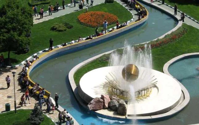 Contractul de finanţare nerambursabilă “PROIECT URBAN – Reabilitare infrastructură urbană în Municipiul Piteşti” este parte a Programului Operaţional Regional 2007-2013.
