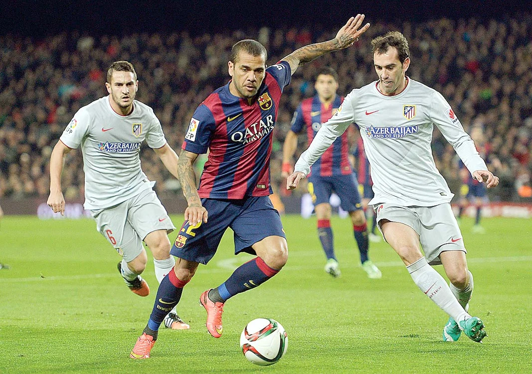 Dani Alves şi-a luat ghete scumpe şi ciudate