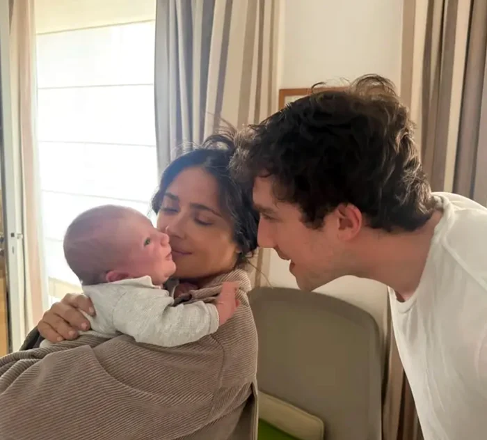 Salma e bunica png