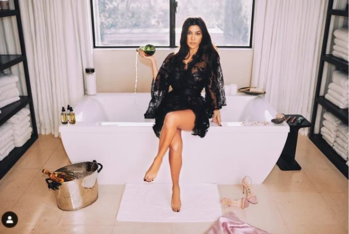 4 kourtney kardashian sexy2 png png