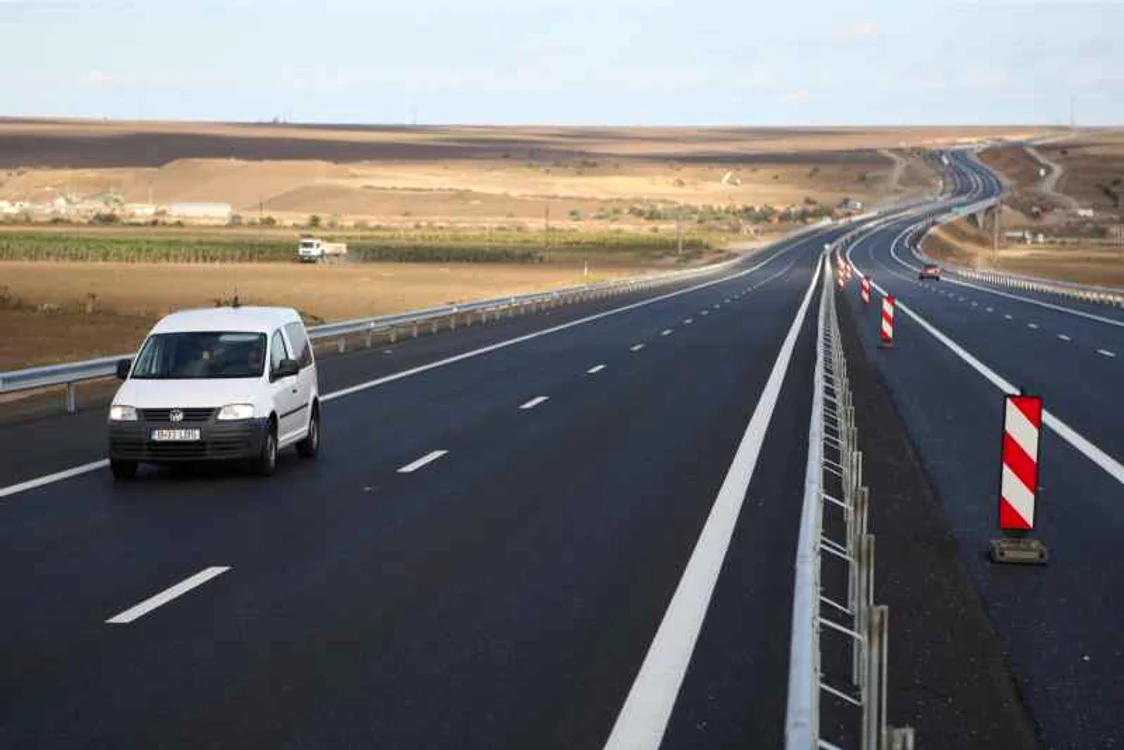 
    Autostrada Soarelui va fi finalizată în totalitate abia în luna ianuarie 2013. (Foto: Florin Gheorghe)  