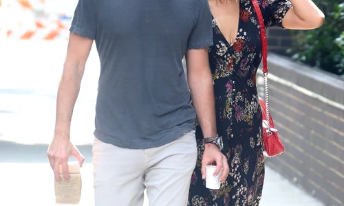 1 irina shayk holds bradley cooper profimedia 0389832593 jpg jpeg