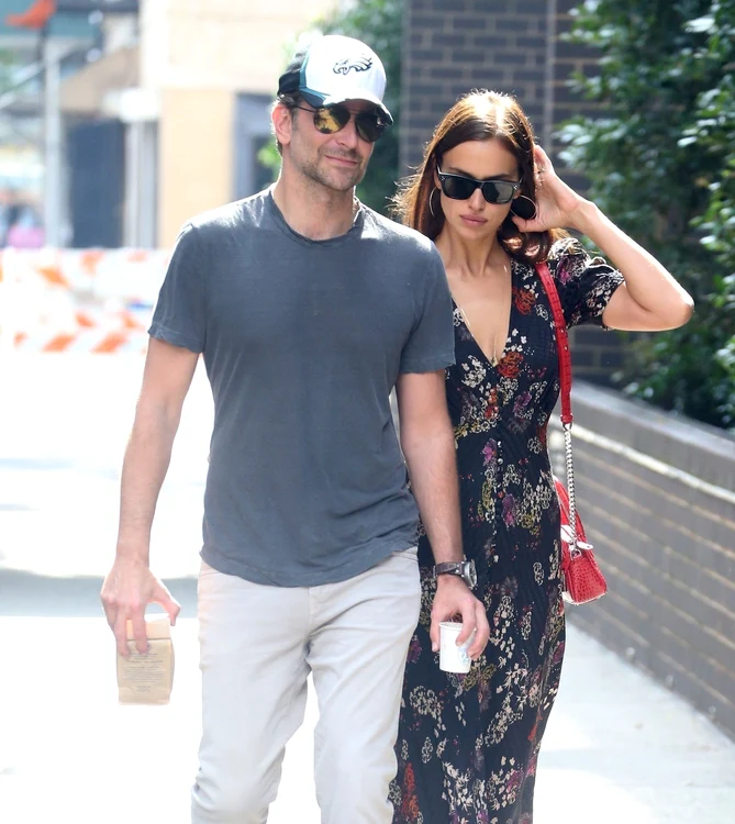 1 irina shayk holds bradley cooper profimedia 0389832593 jpg jpeg
