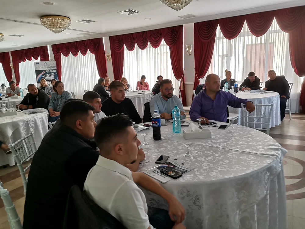 Beneficiari în cadrul proiectului pot fi tineri cu vârste între 16-29 ani FOTO: A.M.