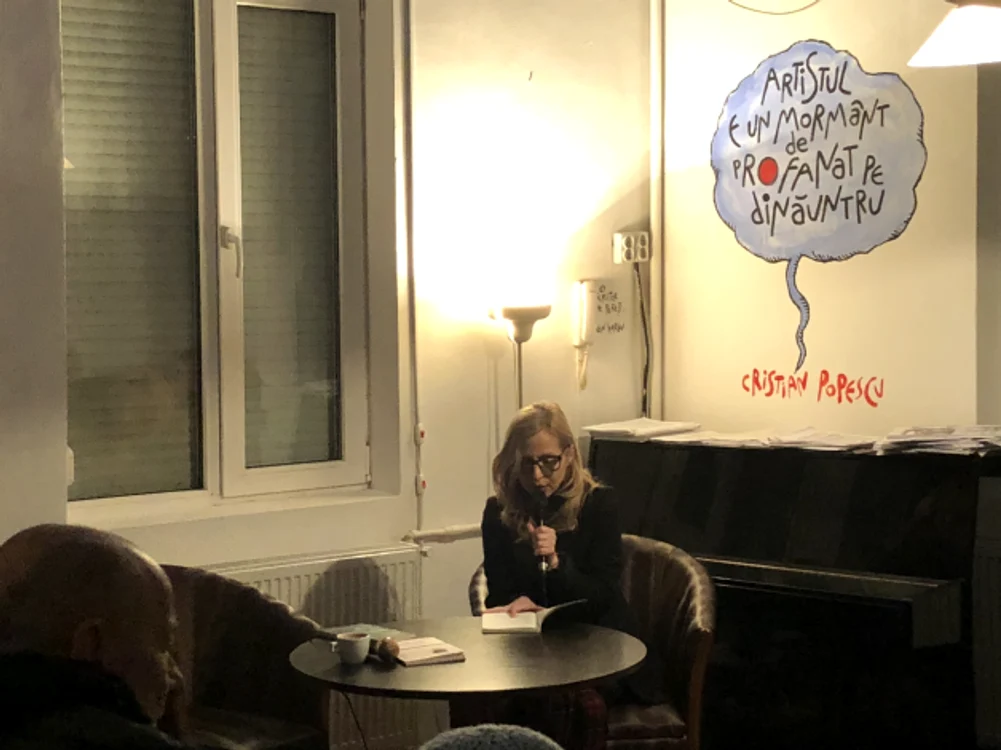 Daniela Raţiu, citind la Institutul Blecher FOTO: LAVINIA BĂLULESCU