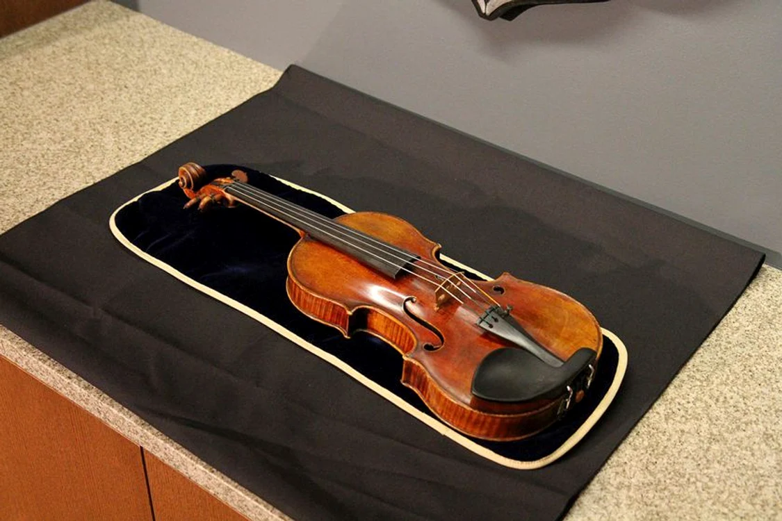 
    Instrumentele lui Stradivari par să crească de la an la an @profimediaClick! pentru femei  