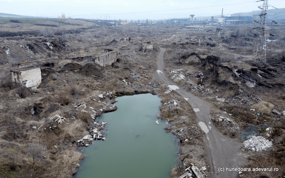 Mărirea și decăderea combinatului din Hunedoara. Tărâmul industrial plin de mlaștini și dărâmături VIDEO