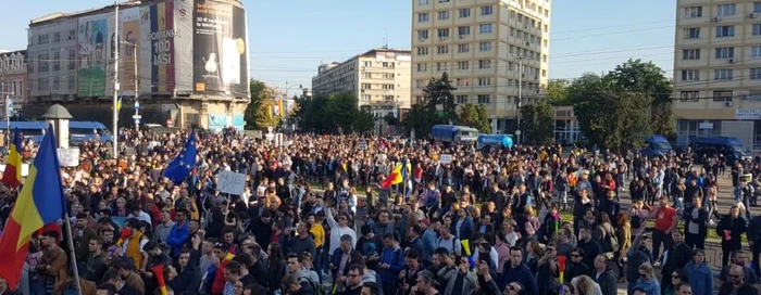 Protestatarii au ocupat Piaţa Unirii din Iaşi FOTO Adevărul