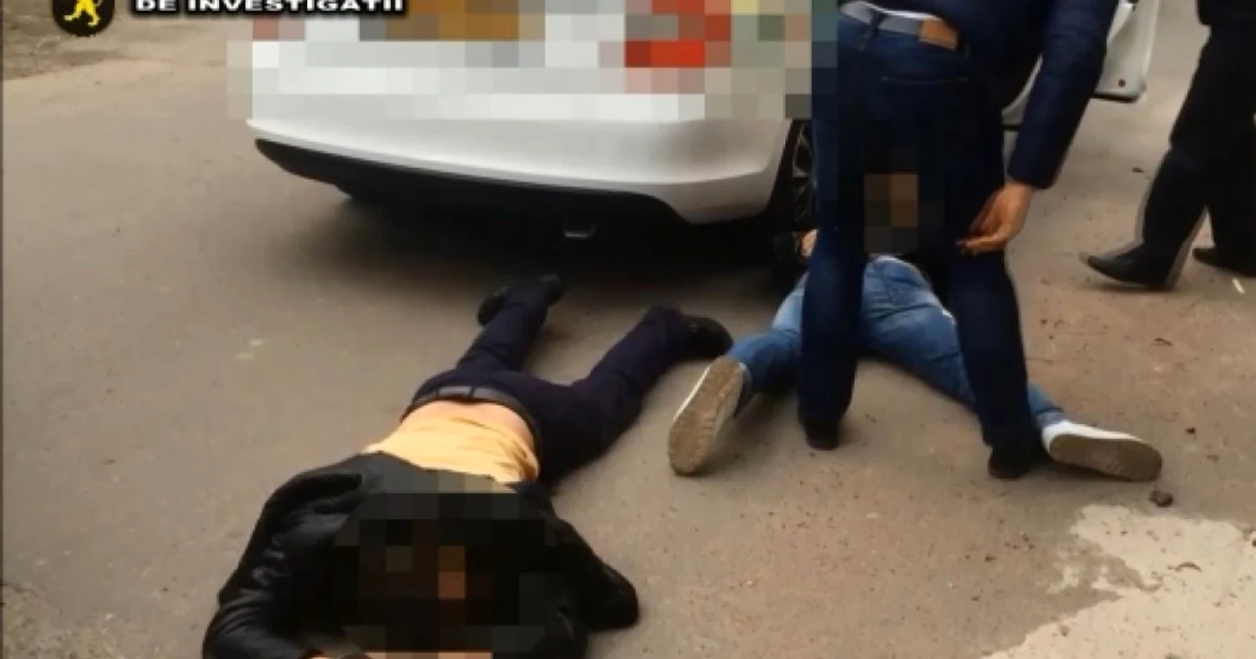 Reţinuţi pentru trafic de persoane. FOTO: captură video
