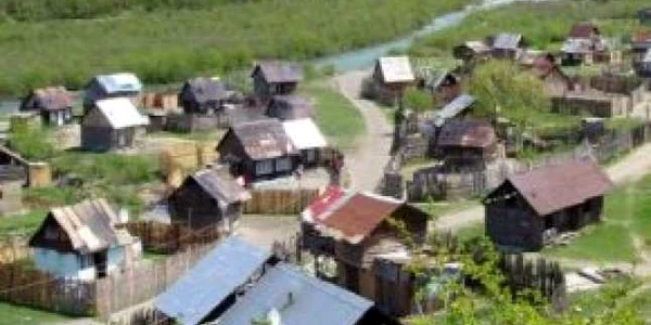 15 elevi au rămas blocaţi în zona cabanei Cuca după ce un drum forestier s-a rupt