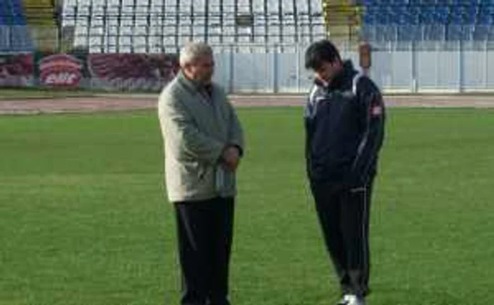 Falub împreună cu preşedintele clubului Marian Sarmeş
