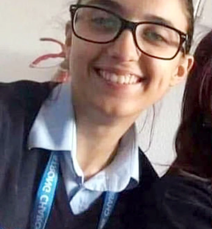 Asasina Maria Malveira (19 ani)