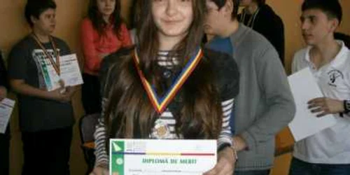 77 de elevi, pasionaţi de matematică, au primit diplome şi medalii