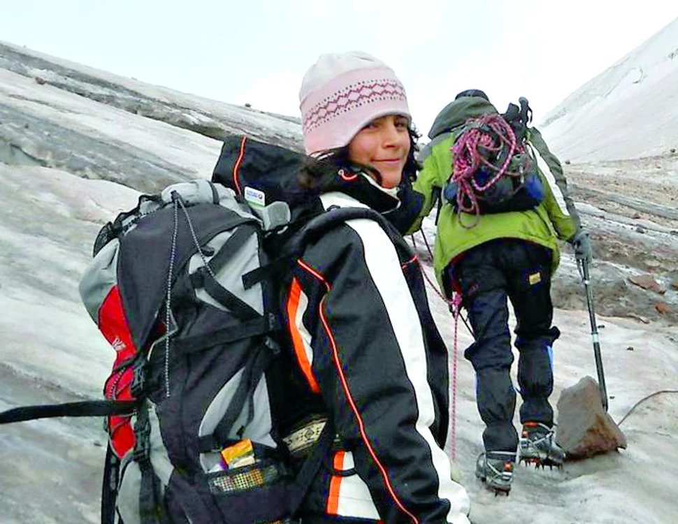 Alexandra a urcat  munţii cu un rucsac  de 20 kg în spate