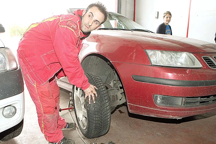 Echipează-ţi maşina cu anvelope de iarnă