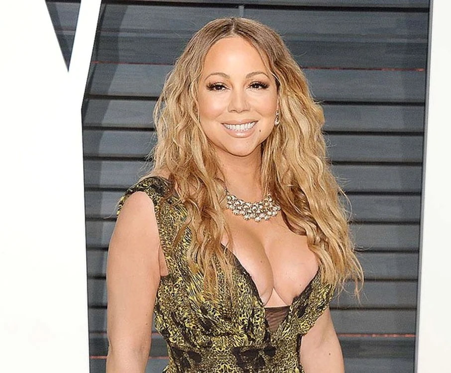 
    Mariah carey, 50 de ani, nu a folosit de foarte multă vreme nuanța roșie pentru buzeFoto: Click!  