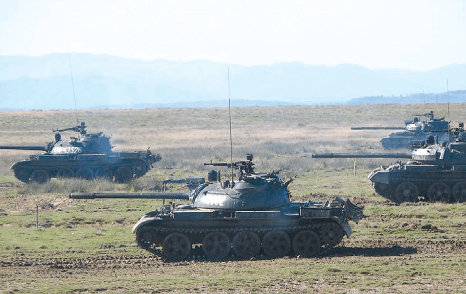 România vinde tancuri T-55 sovietice la licitație. Cât costă o bucată