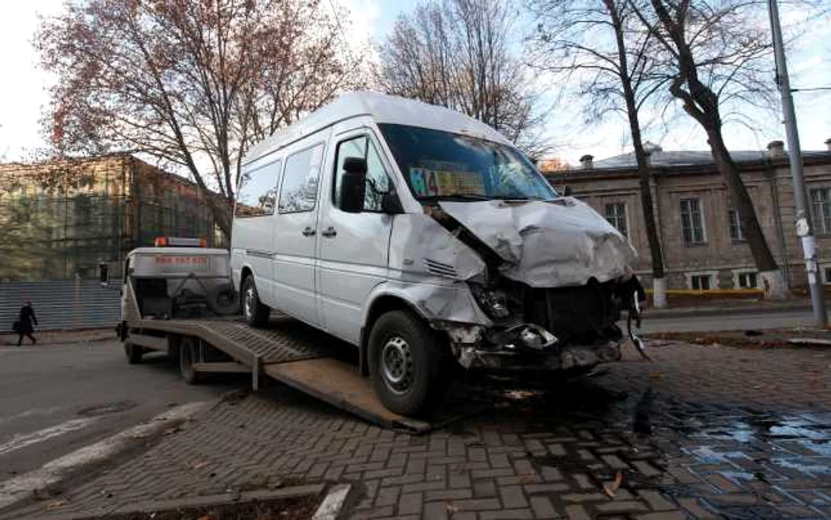 Din datele preliminare, microbuzul circula regulamentar