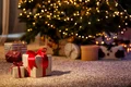 Brad impodobit - cadouri FOTO Shutterstock 