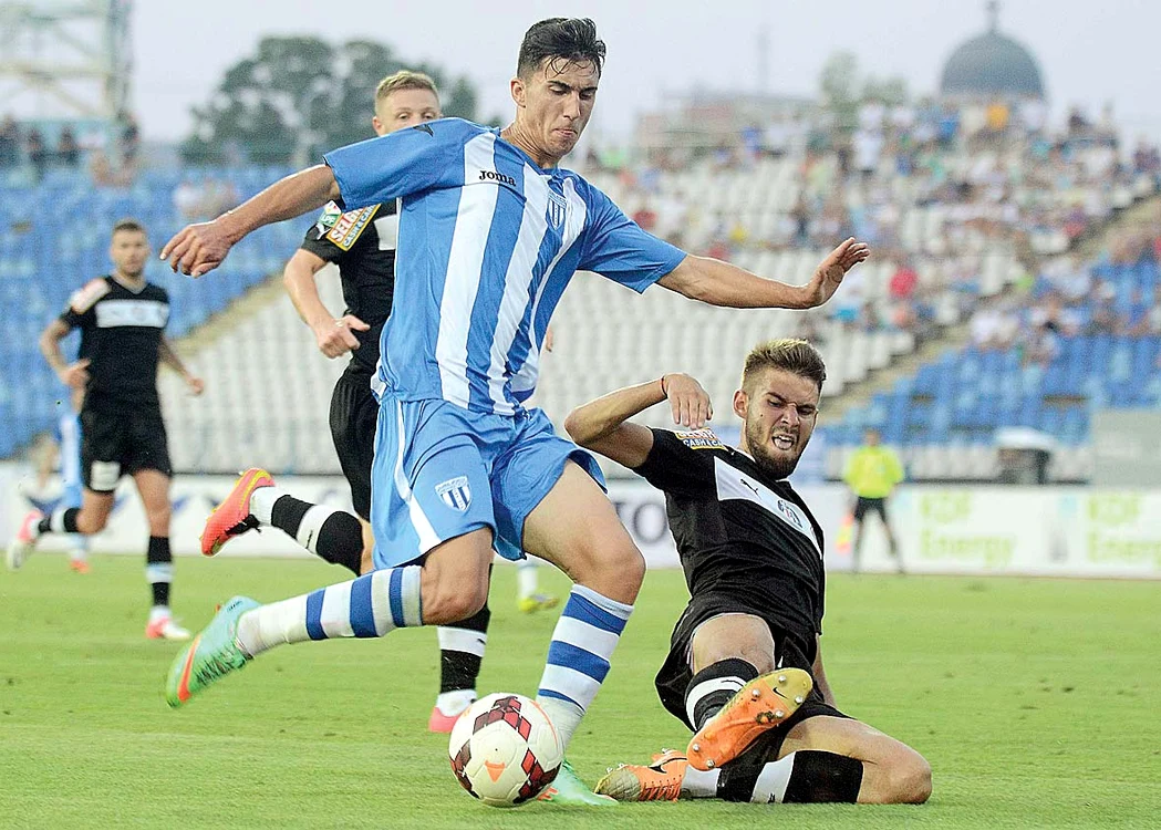 
    Andrei Ivan a decis  să rămână atacantul formaţiei CSU Craiova FOTO: Sportpictures.eu   