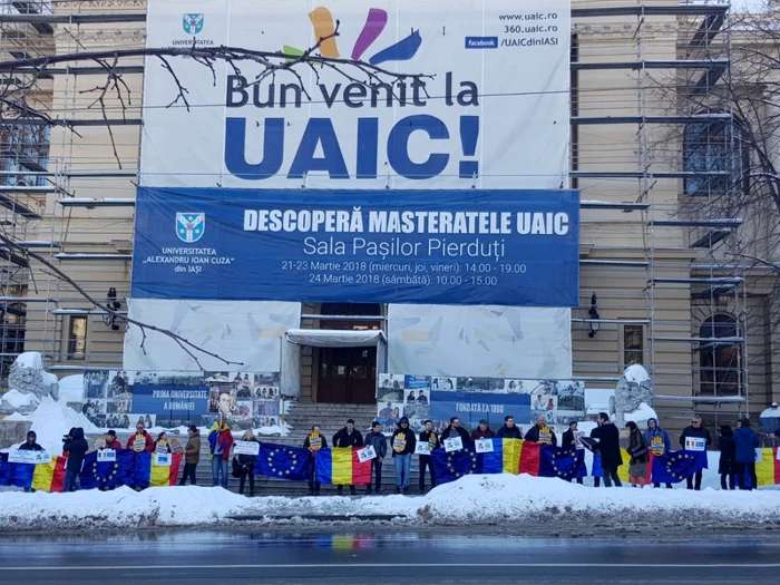 Protest la Iaşi faţă de ministrul Justiţiei FOTO Iulia Ciuhu