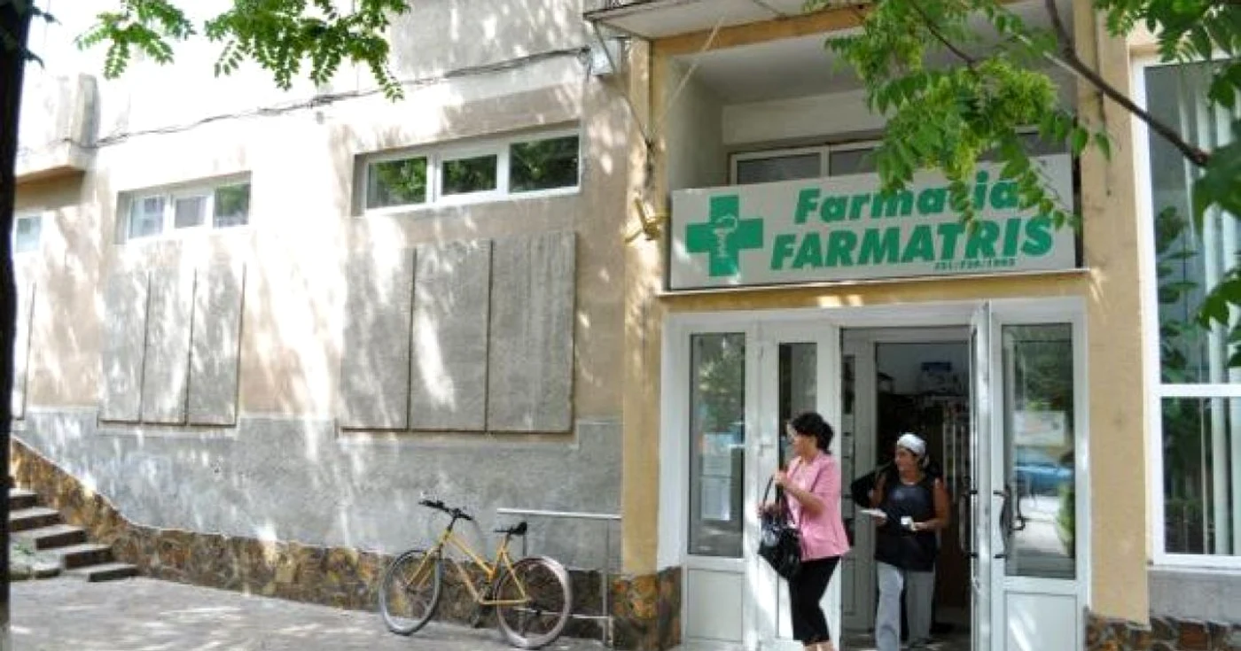 Farmacia este chiar peste drum de Primăria Şimleu (foto - Vida Tamas)