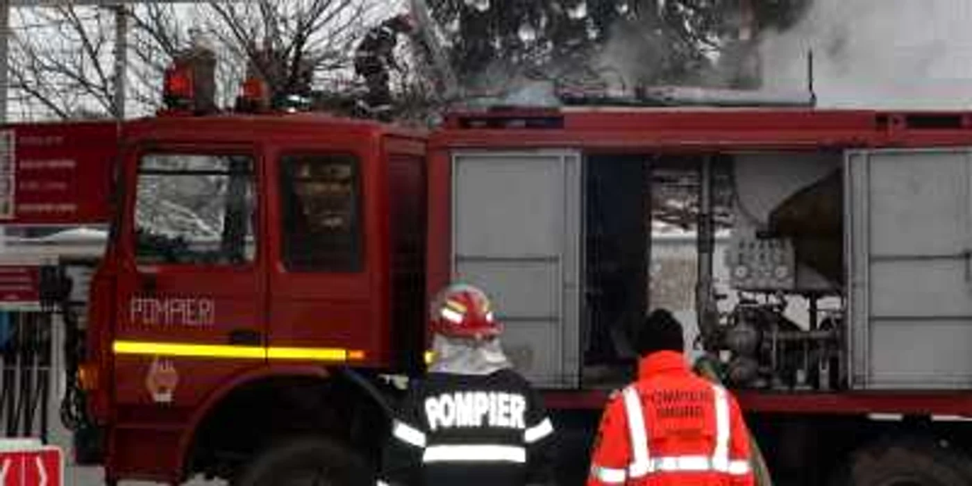 Trei case aflate în zona parcului IOR au luat foc FOTO Adevărul
