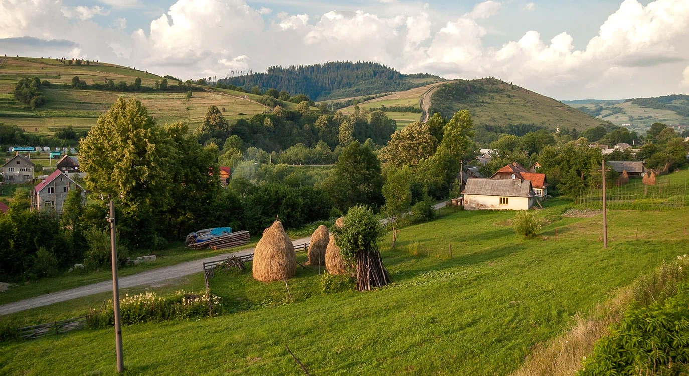 Satul din România care îi atrage pe turiștii străini / foto: Pixabay