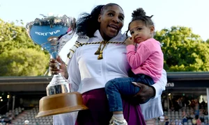 serena williams si fiica trofeu auckland jpeg
