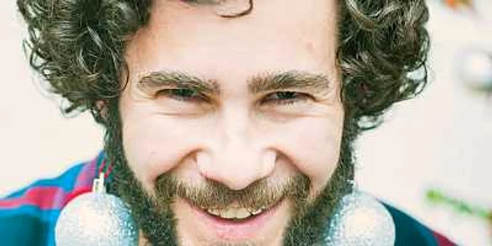Iulian face voluntariat de când se ştie, iar spiritul de a face bine îl moşteneşte de la mama şi bunica lui