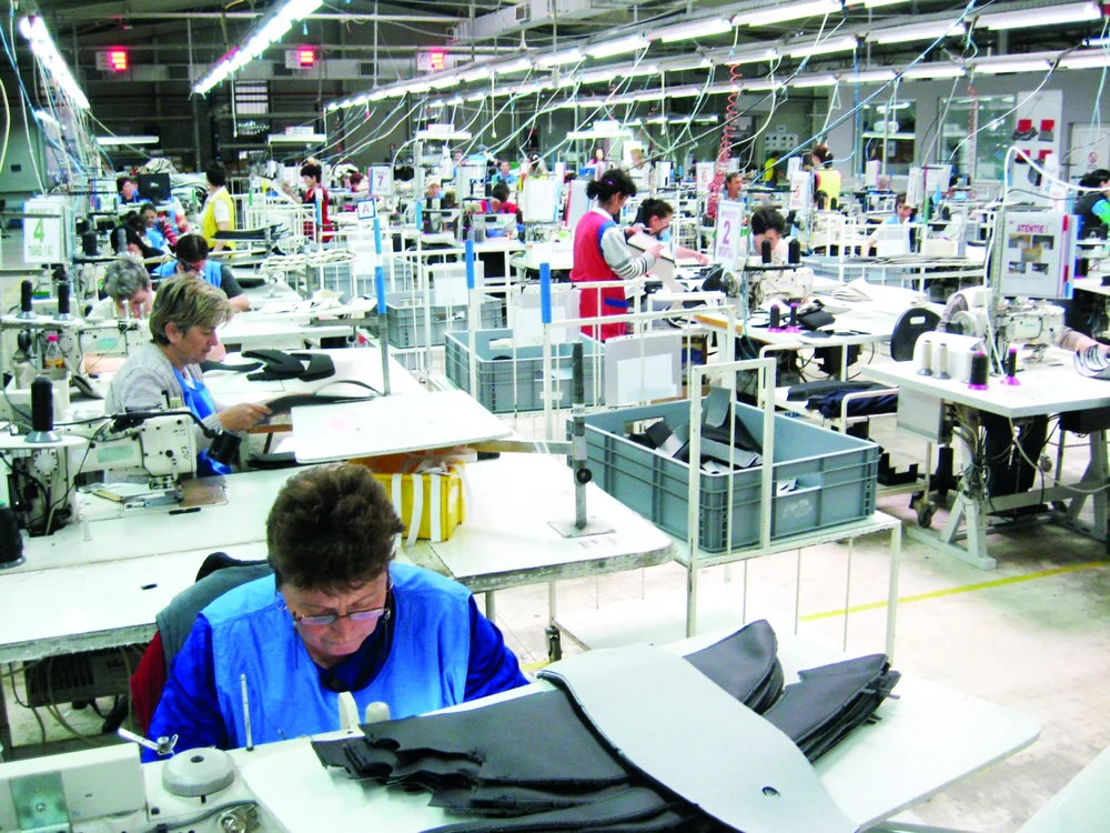 Producţia în industria prelucrătoare a crescut anul trecut cu 7,5%